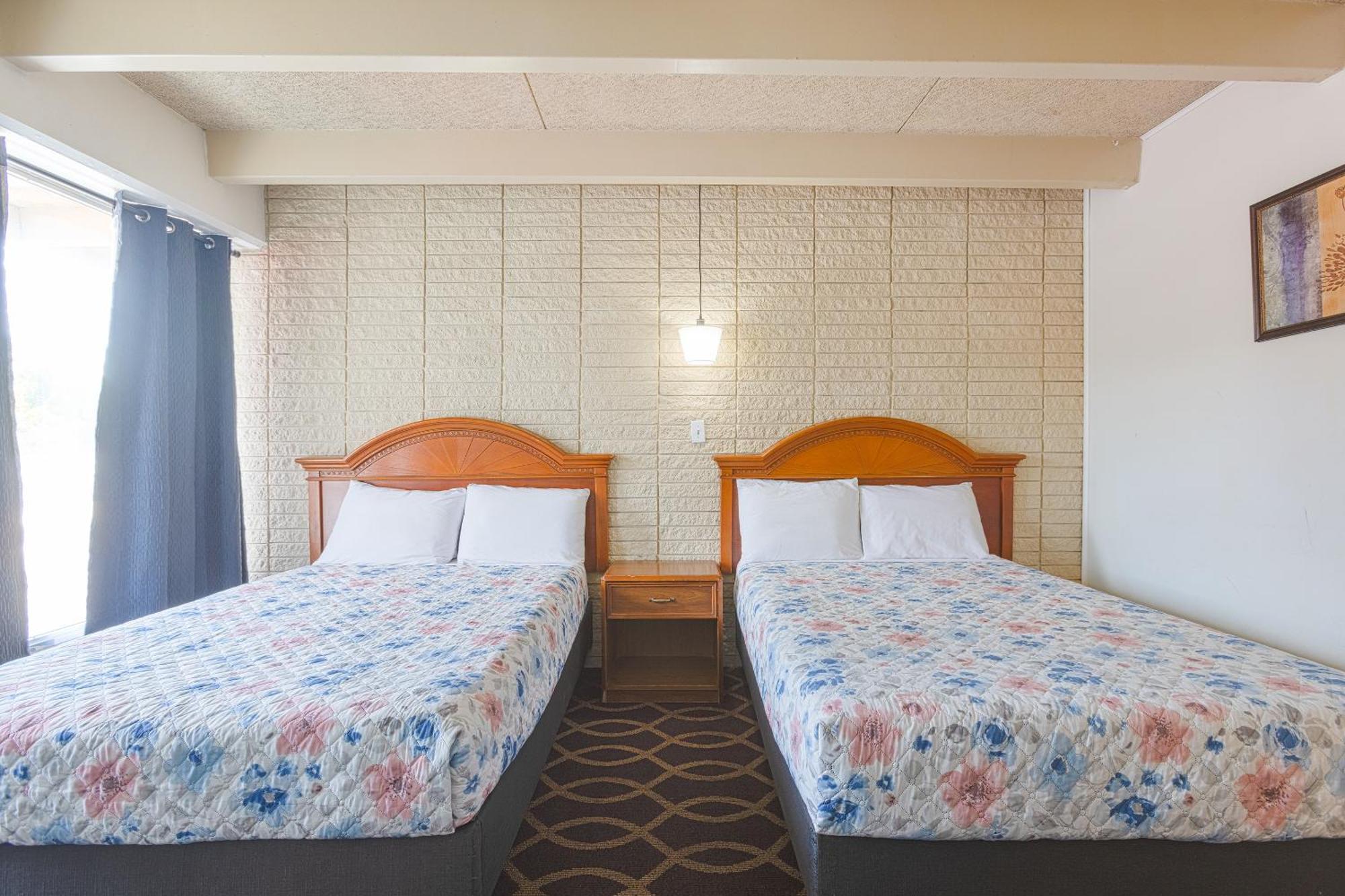 Sonrise Inn Lincoln Hwy By Oyo Breezewood Kültér fotó