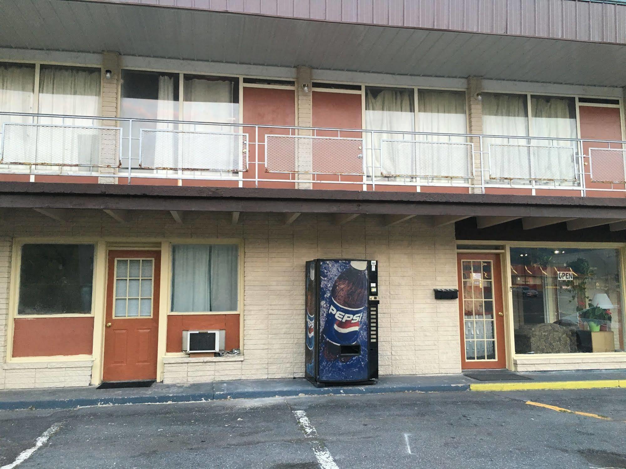 Sonrise Inn Lincoln Hwy By Oyo Breezewood Kültér fotó